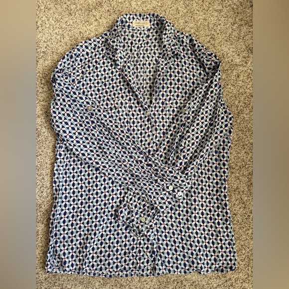 Just Living Womens Button Down Shirt Roll Tab Sleeves Geometric Size Small - Picture 2 of 10